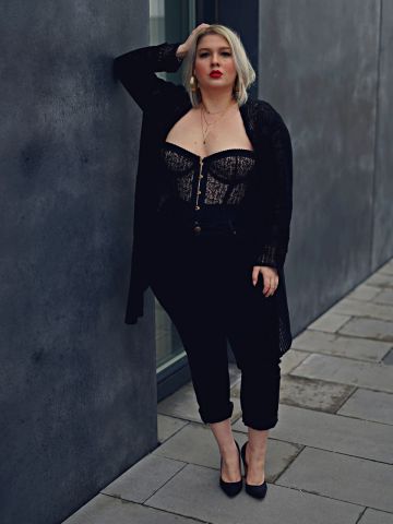 Лариса Выставка Реал